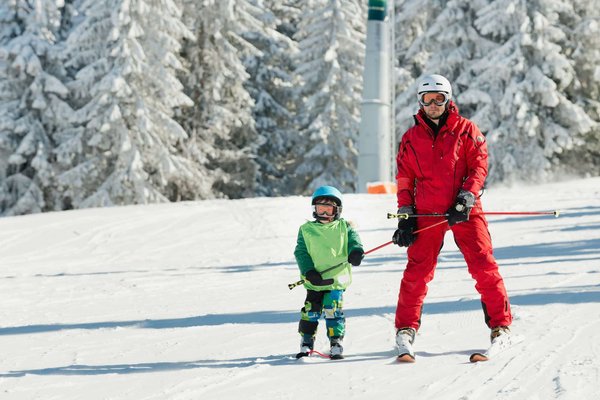 Skis alpins enfants : comment bien choisir ?
